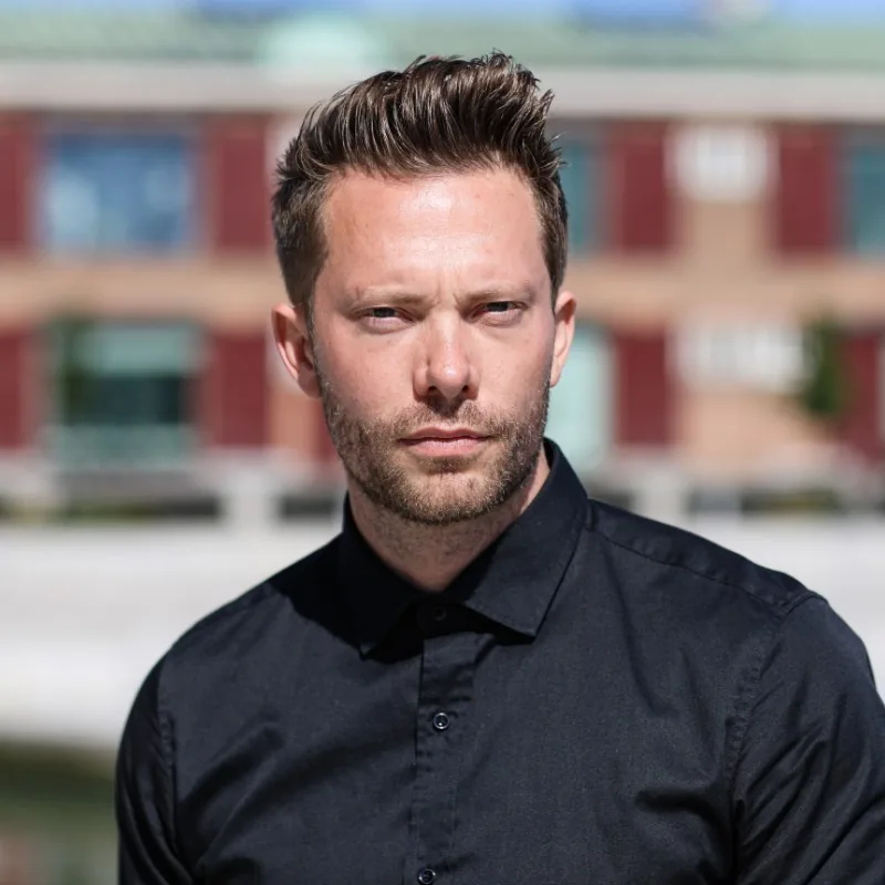 Henrik Rasmussen House of leads